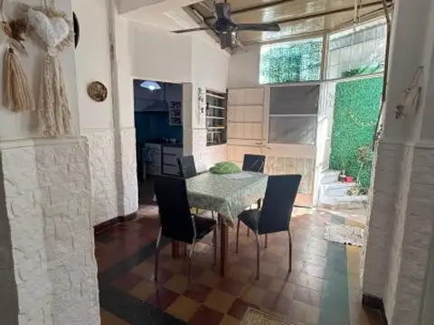 Casa 6 ambientes con 1 baño