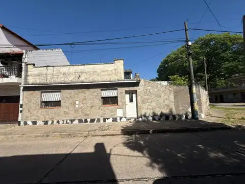 Garibaldi y San Martin Venta casa 2 dormitorios