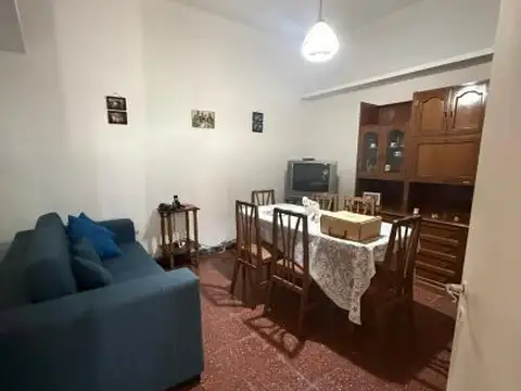 Garibaldi y San Martin Venta casa 2 dormitorios