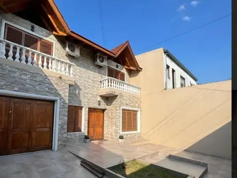 Casa 5 ambientes, Villa Celina