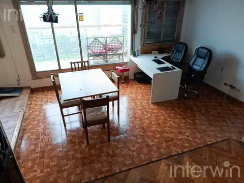 Departamento en Venta - 3 ambientes - Palier privado - A RECICLAR - Constitución