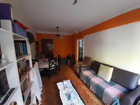 José Pascual Tamborini 2500, Piso 1