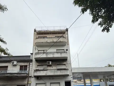Departamento tipo casa en venta en Boca PH de 3 Amb al frente oportunidad 2 piso por escalera 