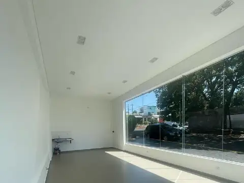 LCF A165 - LOCAL COMERCIAL EN ALQUILER Z/ AV. LAVALLE