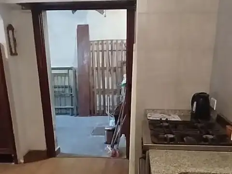 Casa 4 ambientes con 1 baño