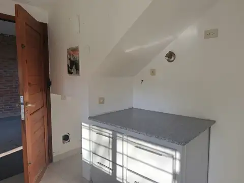 Casa en Alquiler con 2 cocheras