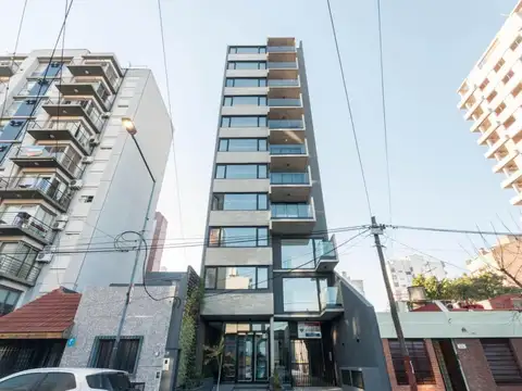 PISO DE CATEGORÍA 4 AMBIENTES CON COCHERA EN LANÚS