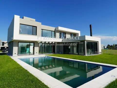 Casa en venta 6 ambientes a estrenar en Terravista