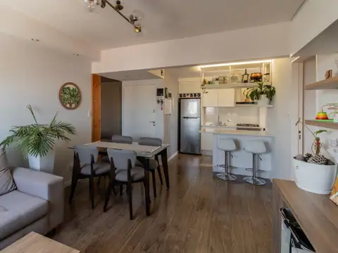 Tres ambientes reciclado a nuevo. Vista abierta. Monte Castro. Apto Crédito