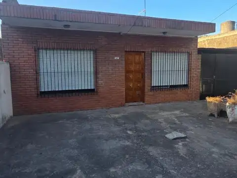 Venta casa 3 ambientes, V. Centenario Banfield.