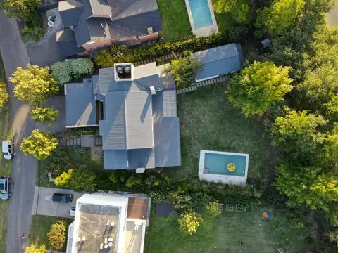 Casa de 5 dormitorios en venta con pileta  barrio cerrado Aldea Fisherton