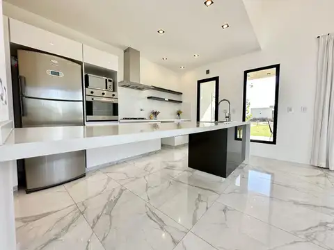 Casa en Venta en San Lucas, USD 245.000