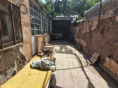 CASA 4TA SECCIÓN TERRENO 284 m2 A RESTAURAR