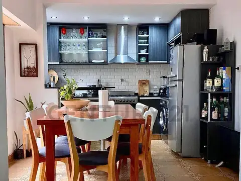 Rodolfo Lopez 1000, Piso 0