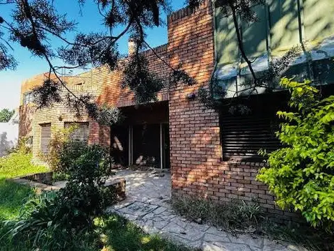 Casa de 5 ambientes venta Lomas de Zamora este