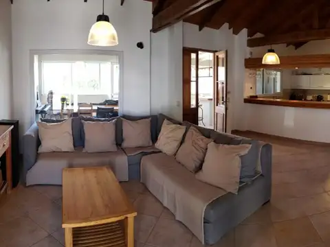 Casa 3 ambientes con 3 baños