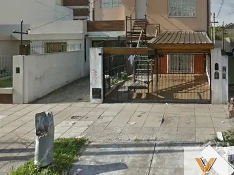 PH en venta - 4 Dormitorios 2 Baños - Cochera - 296Mts2 - Morón