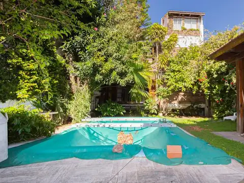 VENTA DE CASA DE 4 DORMITORIOS CON PILETA, COCHERA Y JARDÍN EN ROSARIO- OV LAGOS AL 1300