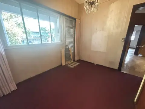 Oficina 6 ambientes con 2 baños