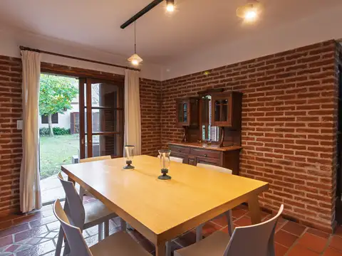 Casa en Venta con 1 cochera