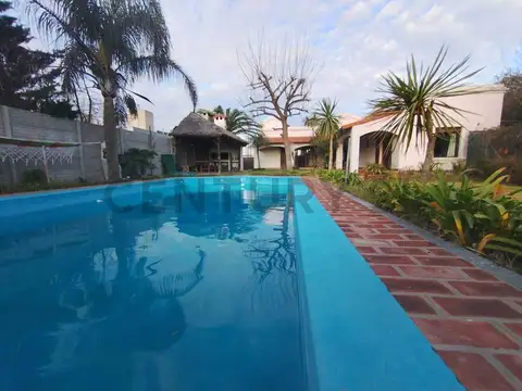 CASA DE CATEGORIA 3 DORMITORIOS, CON CASA DE HUESPEDES 1 DORMITORIOS EN VENTA, VILLA CASTELLS, LA PL