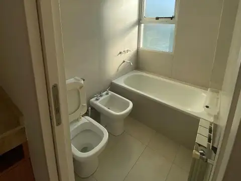 Alquiler hermoso departamento 3 amb. Bernal Centro