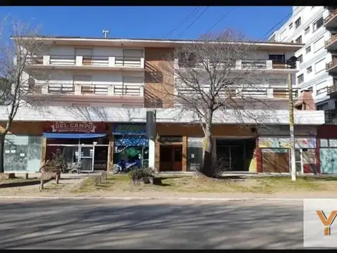 Avenida 3 e/ Paseo 142 Bis y 143