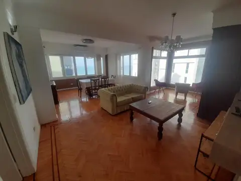 Semipiso 4 ambientes a la calle con vista al mar