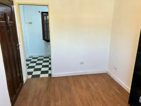 Depto Tipo Casa en Alquiler 50 años