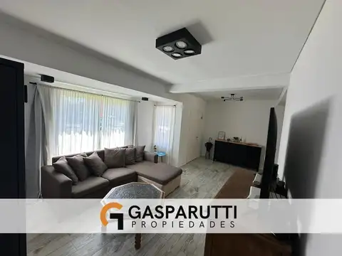 Casa 4 ambientes con 3 baños