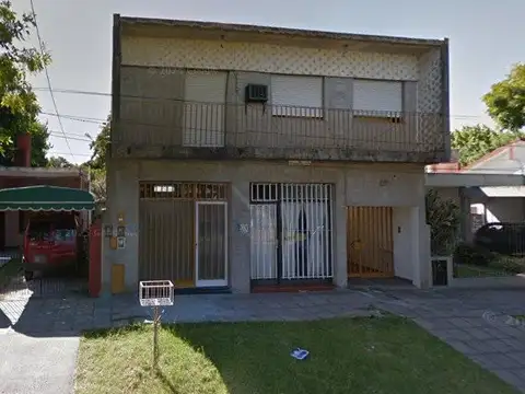 PROPIEDAD AMPLIA CON DEPARTAMENTO Y LOCAL A LA VENTA EN MERLO - BS.AS.