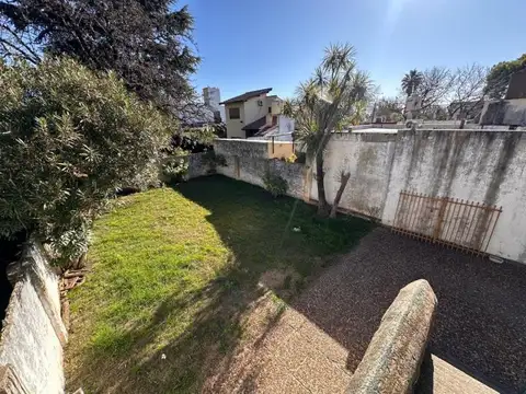 PROPIEDAD AMPLIA CON DEPARTAMENTO Y LOCAL A LA VENTA EN MERLO - BS.AS.