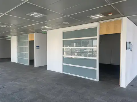 Oficina en Alquiler con 5 cocheras