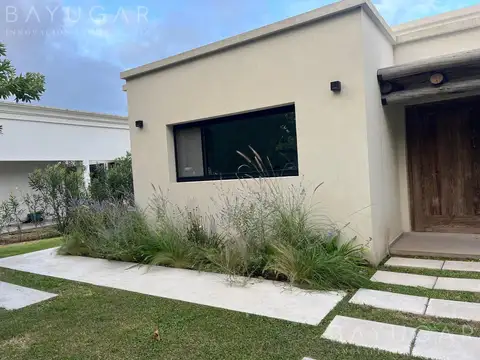 Venta Casa - Barrio Privado Los Alcanfores / Pilar