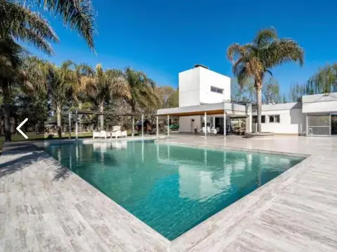 VENTA/PERMUTA Casa de lujo 4 dormitorios. Los Raigales, Roldan