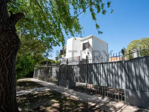 Casa en Venta en Manuel B Gonnet, USD 139.000