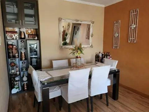 Departamento 4 ambientes con 2 baños