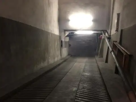 COCHERA EN ALQUILER - FLORES