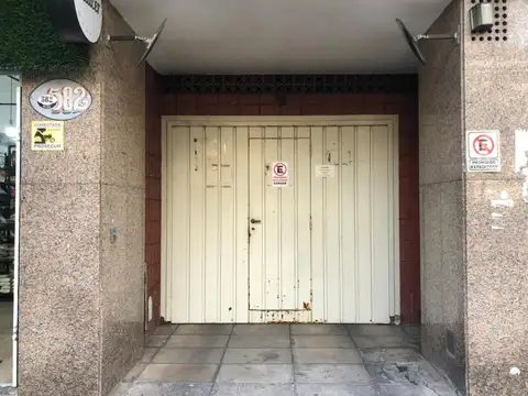 COCHERA EN ALQUILER - FLORES