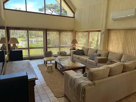 Casa - Alquiler temporario - Uruguay, Punta del Este