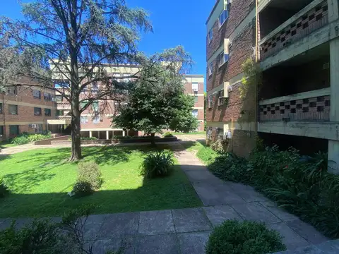 Departamento en venta en Villa del Parque  DTO 2 AMB /LATERAL 3 ER PISO  X ESCALERA
