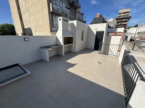 En exc. ubicacion, ph sin expensas con patio, terraza y parrilla a estrenar