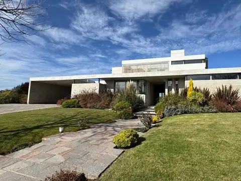VENDE CASA EN LA VACHERIE COUNTRY CLUB