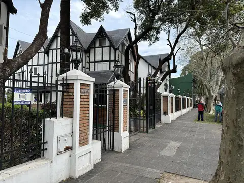 Casa en Venta en Adrogue, USD 195.000