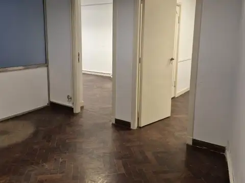 Oficina de 4 amb contrafrente