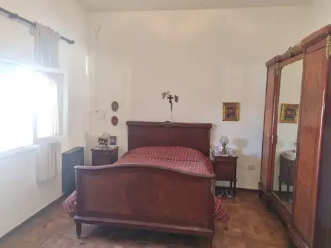 Casa 5 ambientes con 1 baño