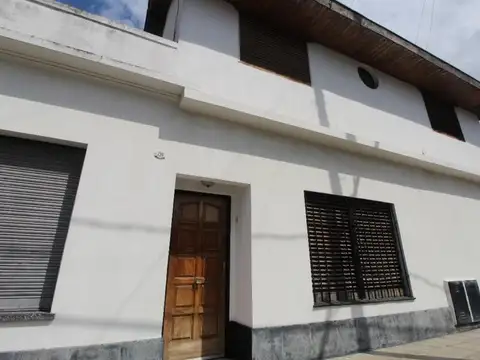Casa 7 ambientes con 3 baños