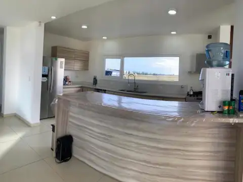 Casa  tres dormitorios- La Faustina Brandsen