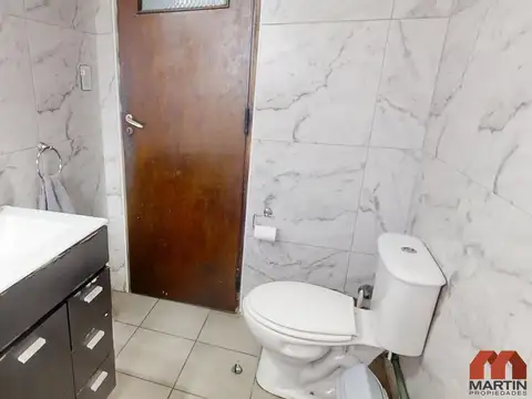 Local y Casa en Venta de 3 Ambientes en Villa Adelina con Balcón Corrido y Jardín