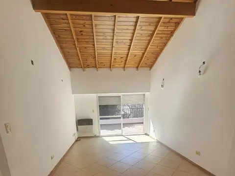 Depto Tipo Casa en Alquiler de 2 ambientes